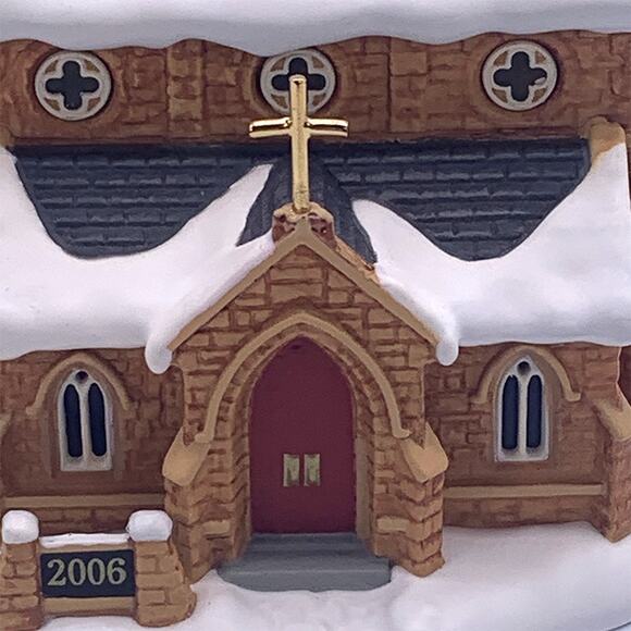 Hallmark Keepsake 2006 Old Stone Church Candlelight Services #9 Magic Ornament - Picture 4 of 8